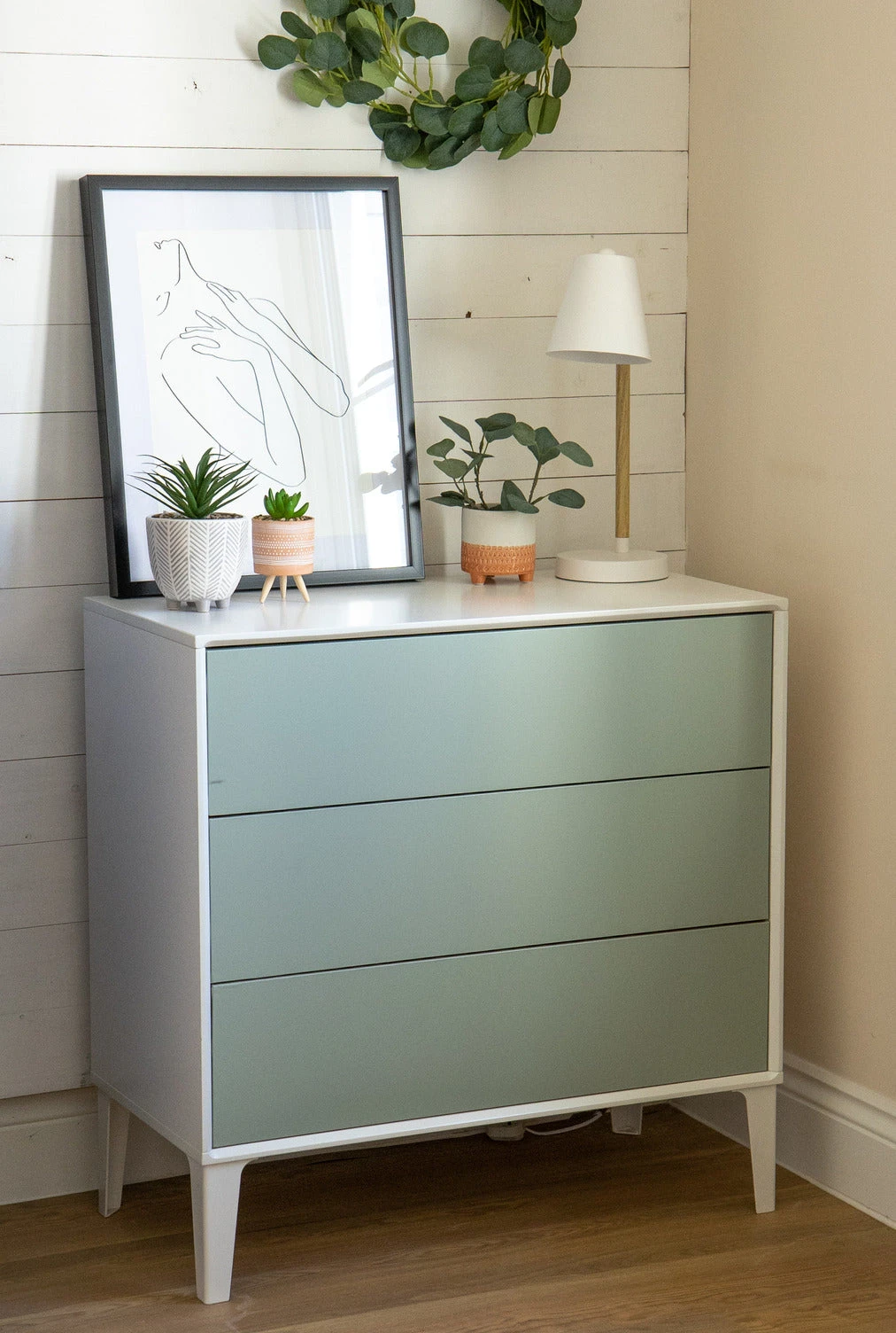 Matte Contact Paper - Sage Green(Matte contact paper sage green d 200 3261) D-c-fix Matte Contact Paper - Sage Green(Matte Contact Paper Sage Green D 200 3261) -Astek | Home Sales 200 3261 matte sage green MATTESAGEGREEN install